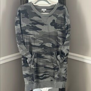Splendid camouflage tunic-length shirt, size XS